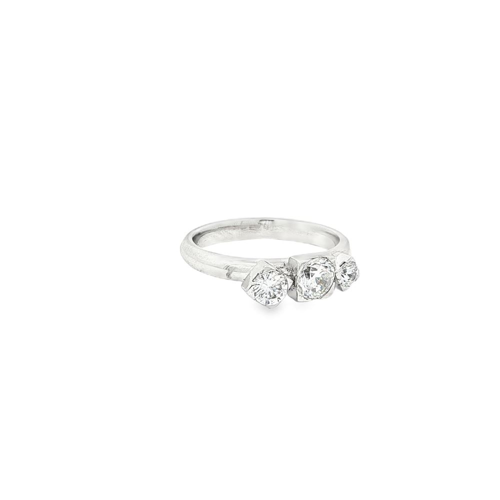 LIGHTS CRYSTAL THREE STONES RING