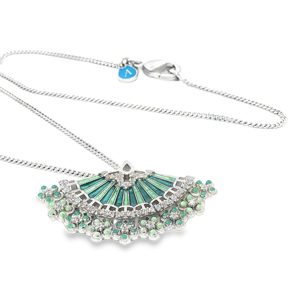 DIVA CRYSTAL STONES GREEN GLAZED NECKLACE