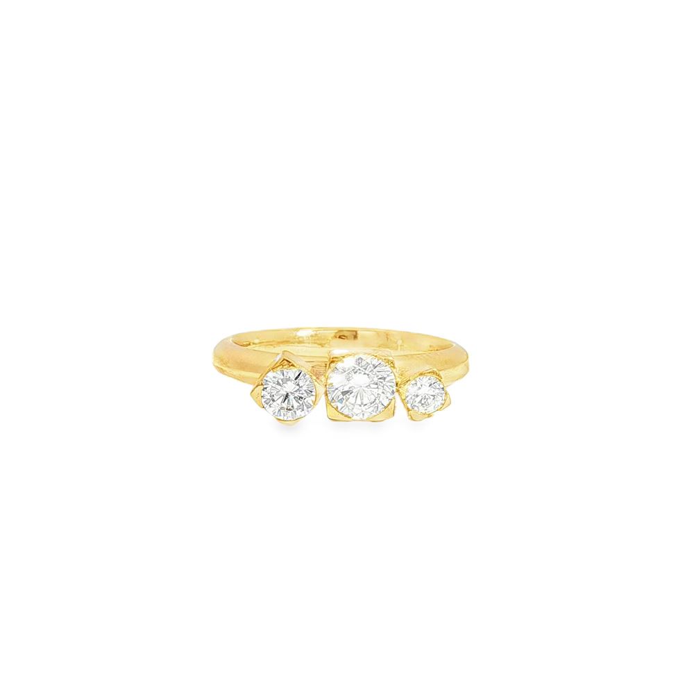 LIGHTS GOLD THREE STONES RING