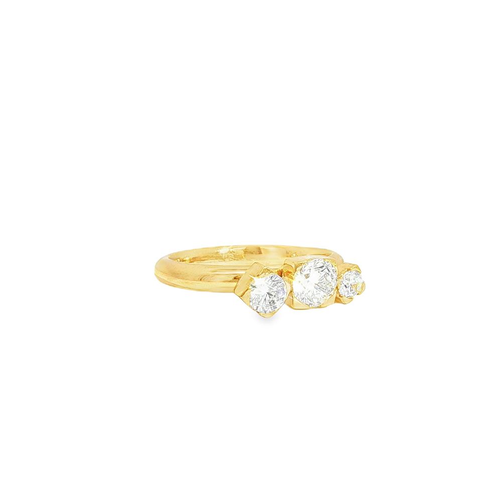 LIGHTS GOLD THREE STONES RING