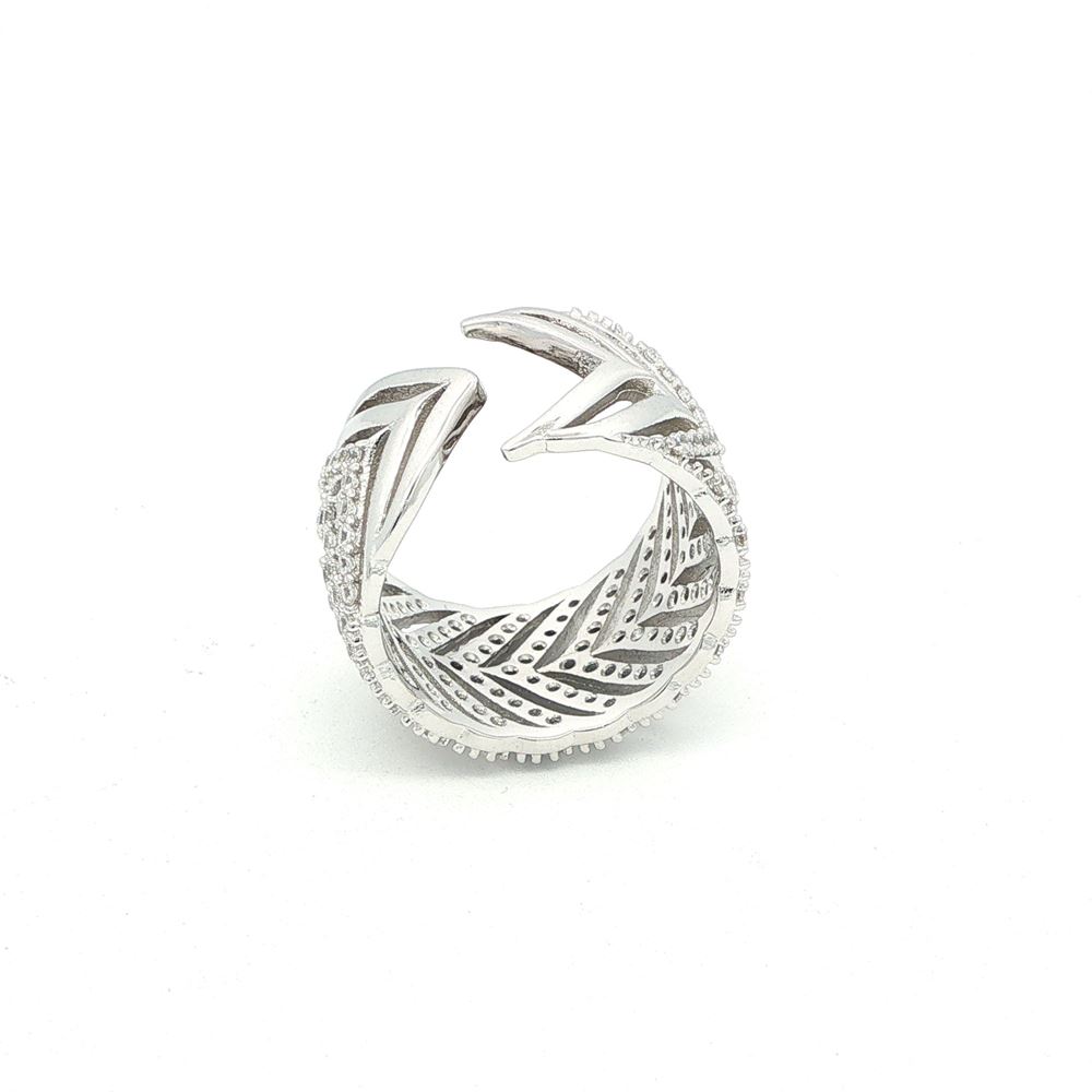 GRACE CRYSTAL RING
