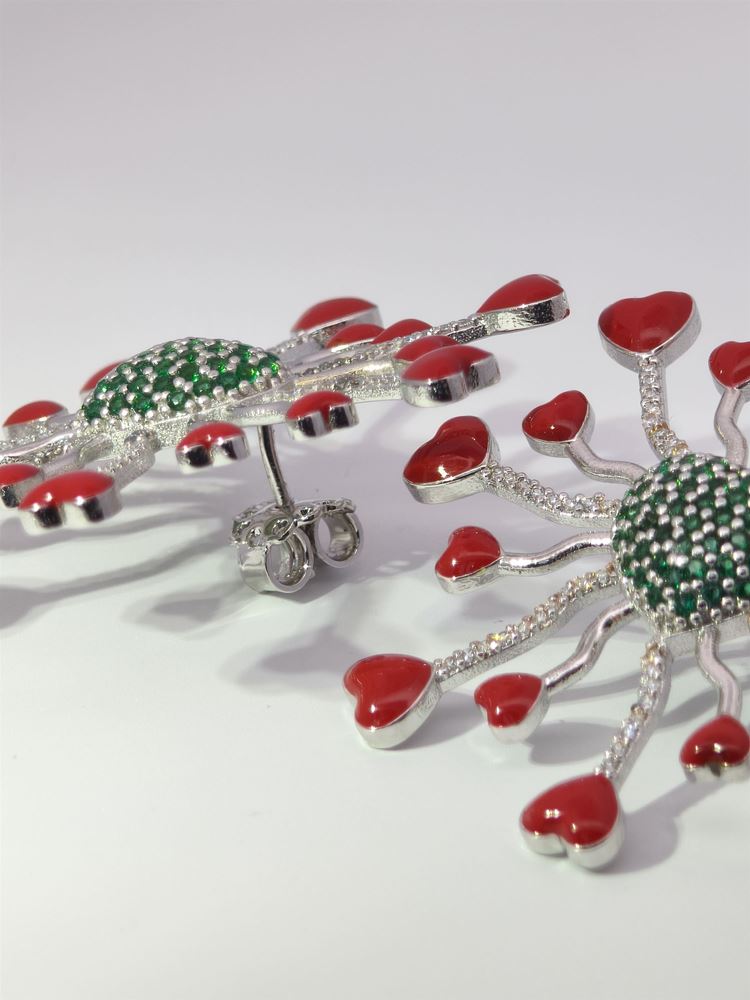 DALì RODHIUM GREEN STONES RED GLAZED EARRINGS