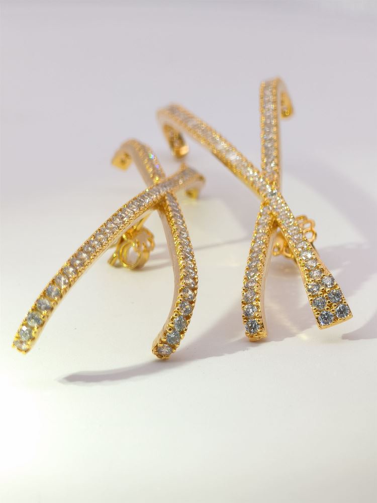 CROSS GOLD CRYSTAL STONES CENTRAL PIN EARRINGS