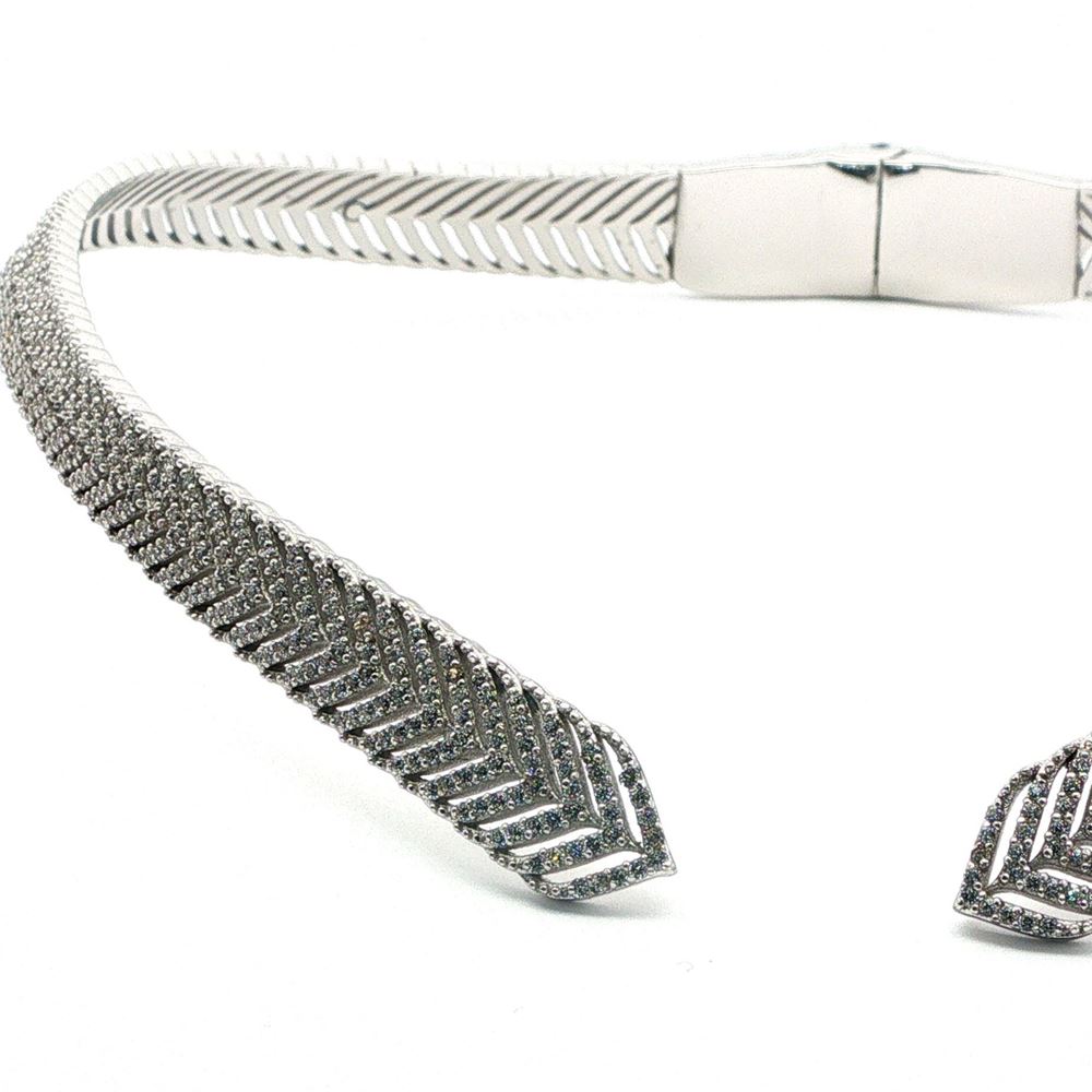 GRACE CRYSTAL STONES NECKLACE